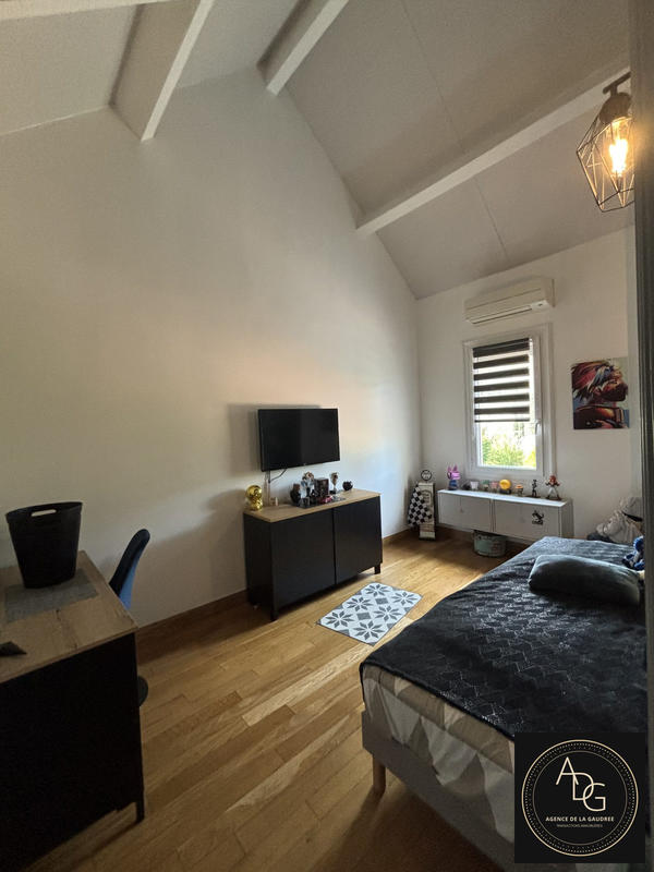 Maison - 210 m² - 6 pièces