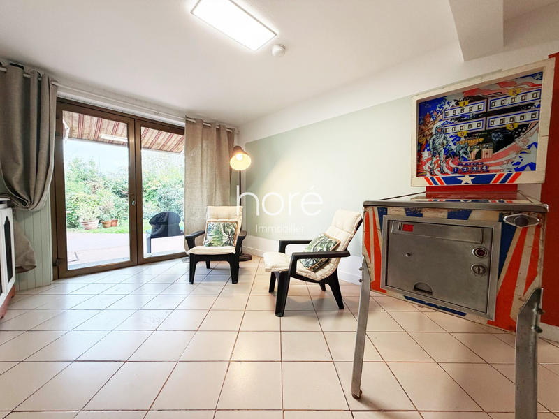 Maison - 210 m² - 8 pièces