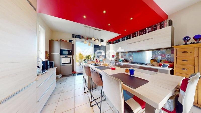 Propriété - 245 m² - 8 pièces