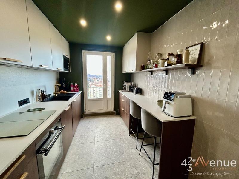 Appartement - 80 m² - 3 pièces