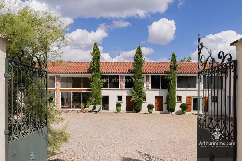 Maison - 425 m² - 13 pièces