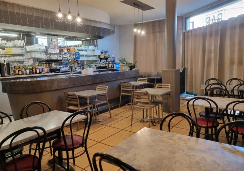 Fonds de commerce - Magasins - 100 m²