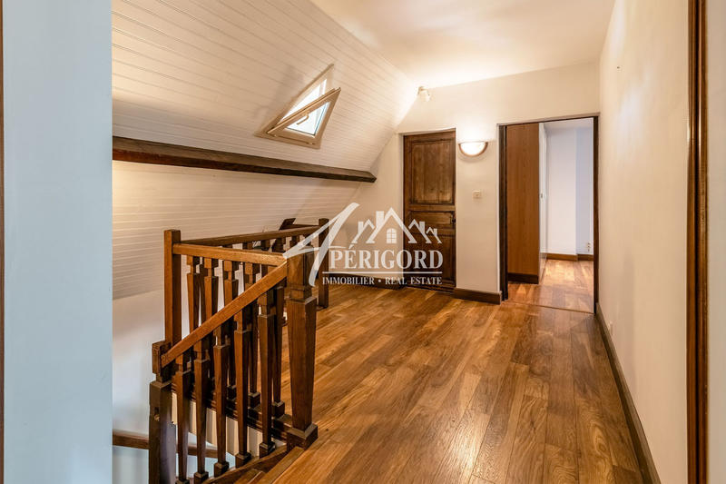 Maison traditionnelle - 145 m² - 6 pièces