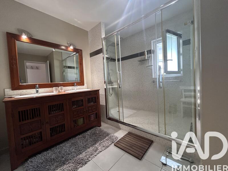 Maison - 175 m² - 7 pièces