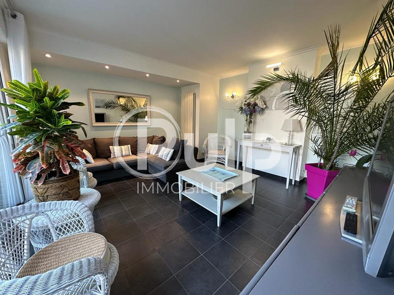 Maison - 178 m² - 8 pièces