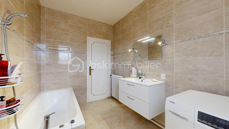 Maison - 161 m² - 6 pièces