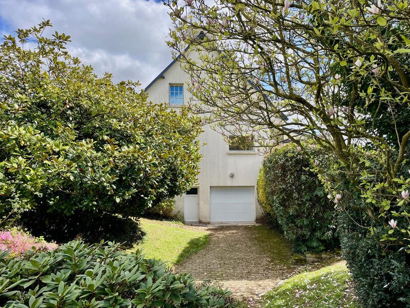 Maison - 138 m² - 5 pièces