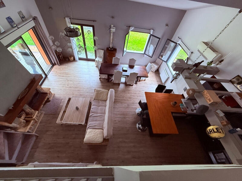 Maison - 170 m² - 5 pièces