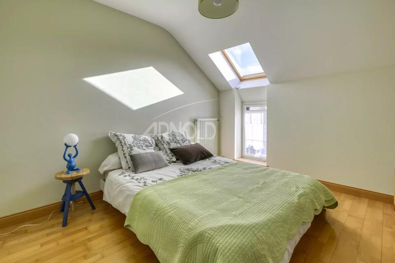 Maison - 238 m² - 7 pièces