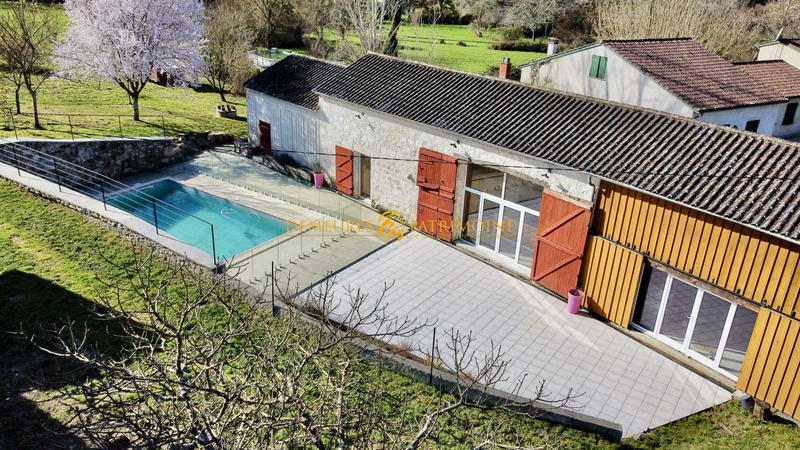 Maison ancienne - 142 m² - 7 pièces