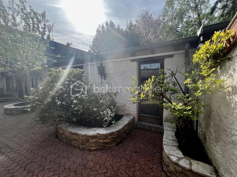 Maison - 266 m² - 6 pièces