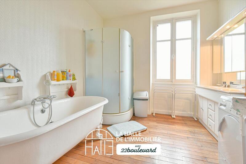 Maison bourgeoise - 232 m² - 11 pièces