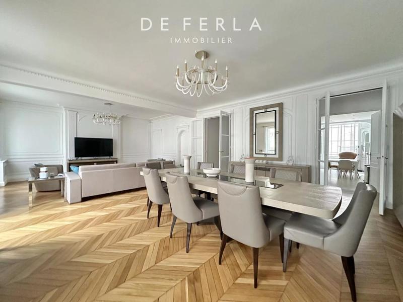 Appartement - 241 m² - 7 pièces