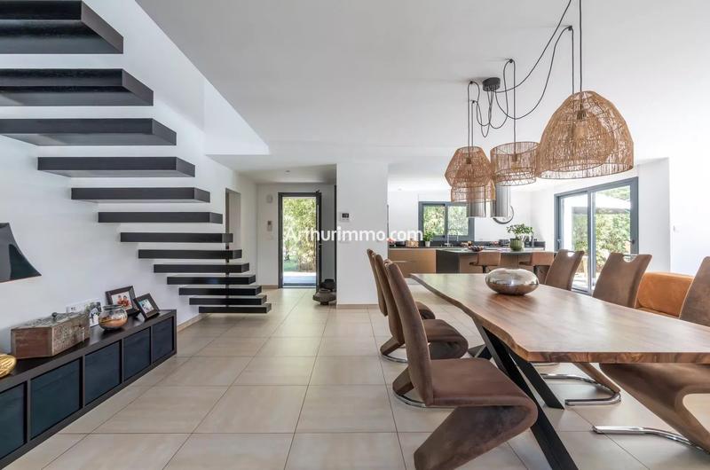 Maison - 147 m² - 6 pièces