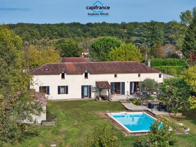 Propriété - 190 m² - 9 pièces