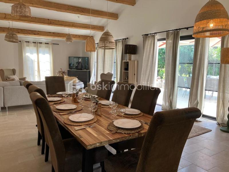 Villa - 300 m² - 7 pièces