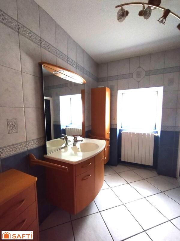 Maison - 228 m² - 6 pièces