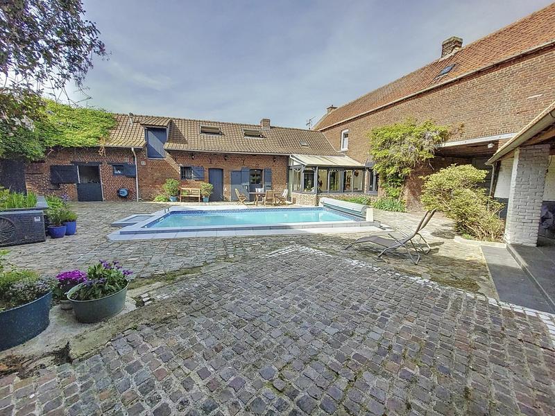 Maison - 151 m² - 7 pièces