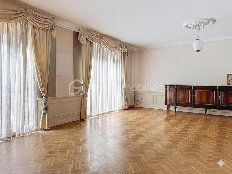 Maison de ville - 152 m² - 9 pièces