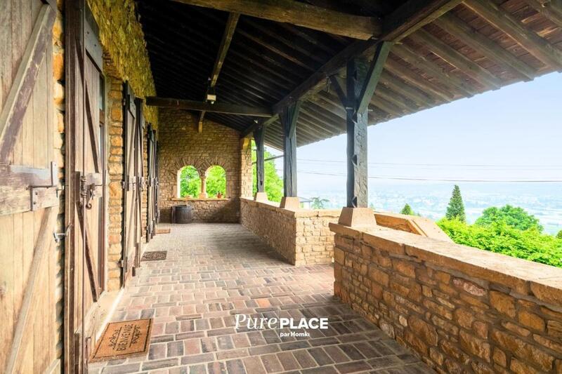 Maison - 262 m² - 6 pièces