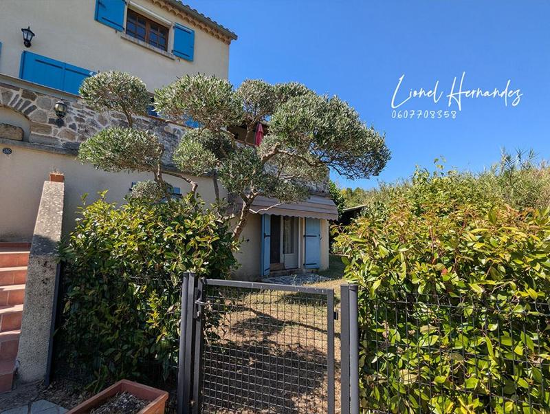 Maison - 295 m² - 10 pièces