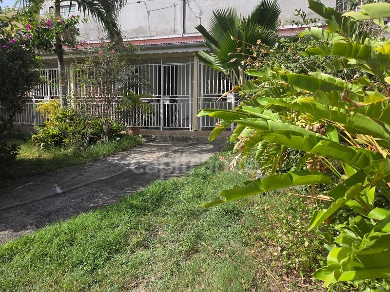 Maison - 184 m² - 9 pièces