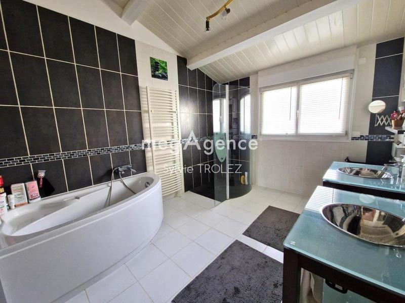 Maison - 189 m² - 6 pièces