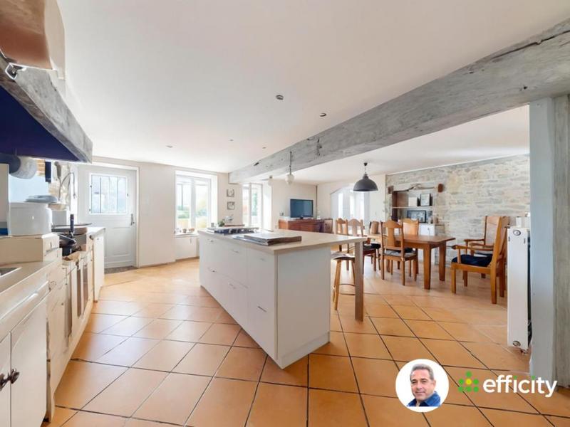 Longère - 320 m² - 7 pièces