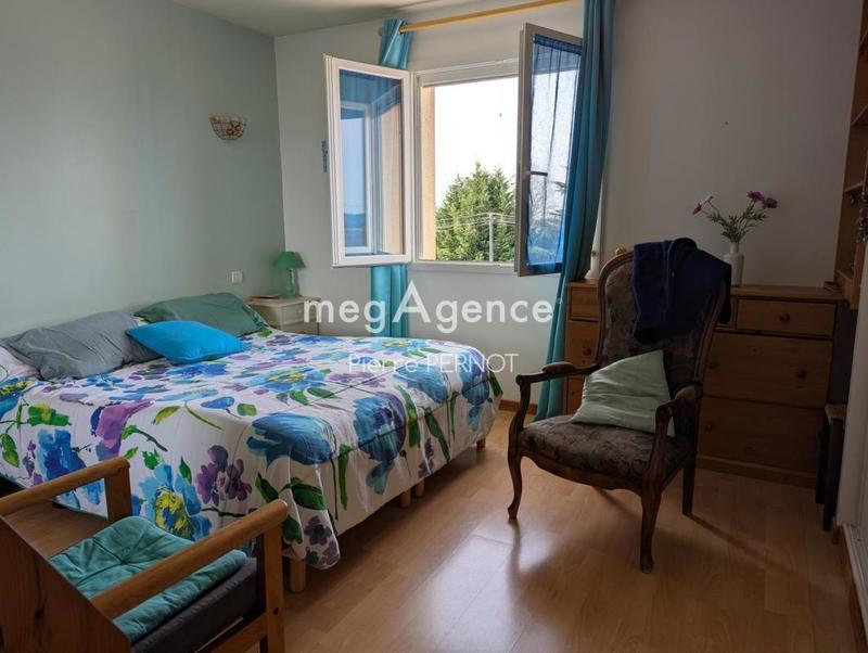 Maison traditionnelle - 180 m² - 6 pièces