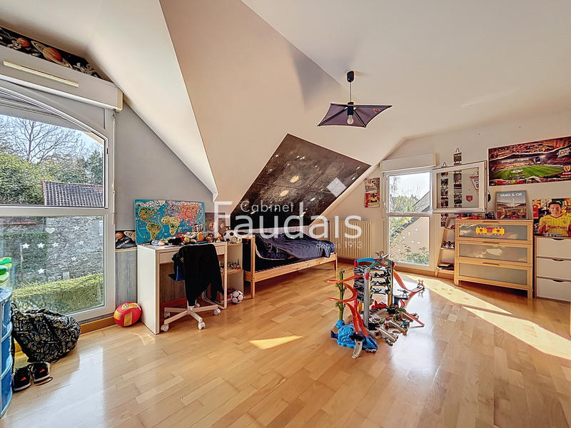 Maison - 161 m² - 8 pièces