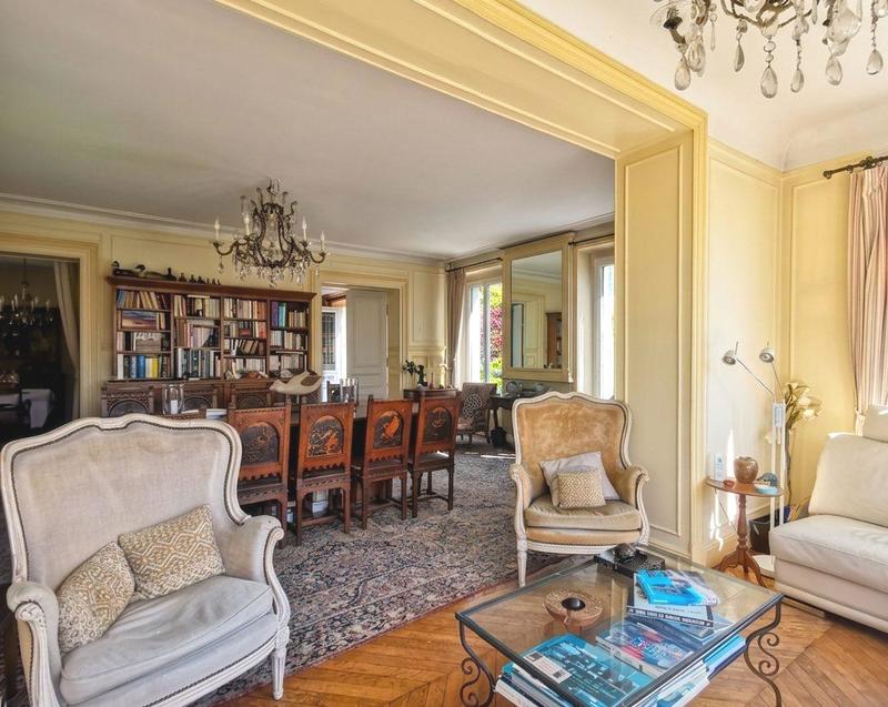 Maison - 283 m² - 11 pièces