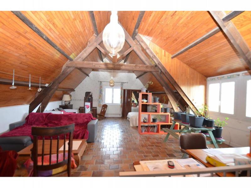 Maison - 210 m² - 6 pièces