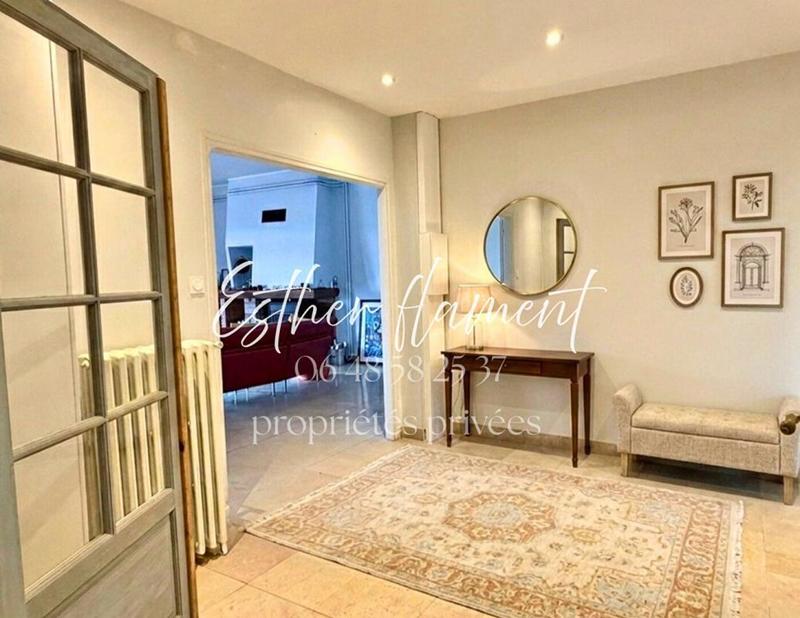 Propriété - 351 m² - 10 pièces