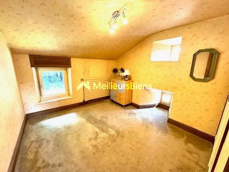 Propriété - 192 m² - 12 pièces