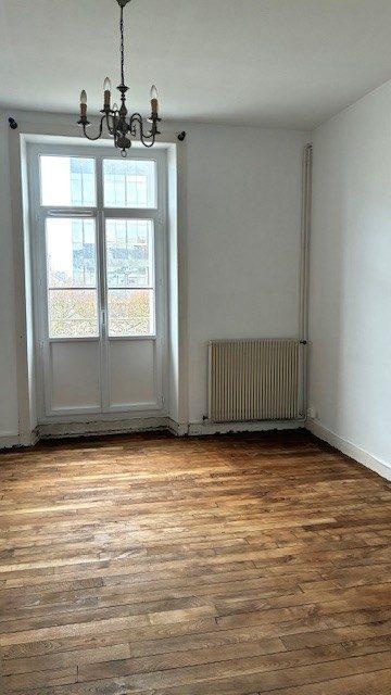 Appartement - 96 m² - 6 pièces
