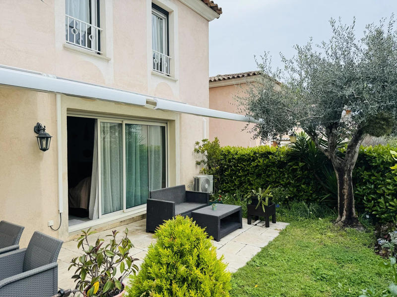 Maison - 94 m² - 5 pièces