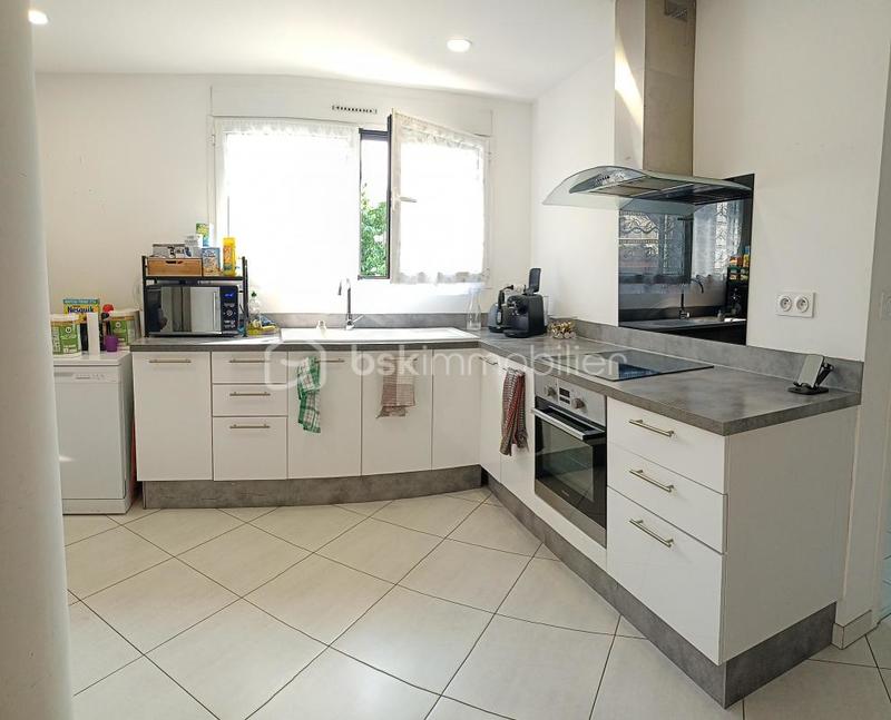 Maison - 201 m² - 8 pièces