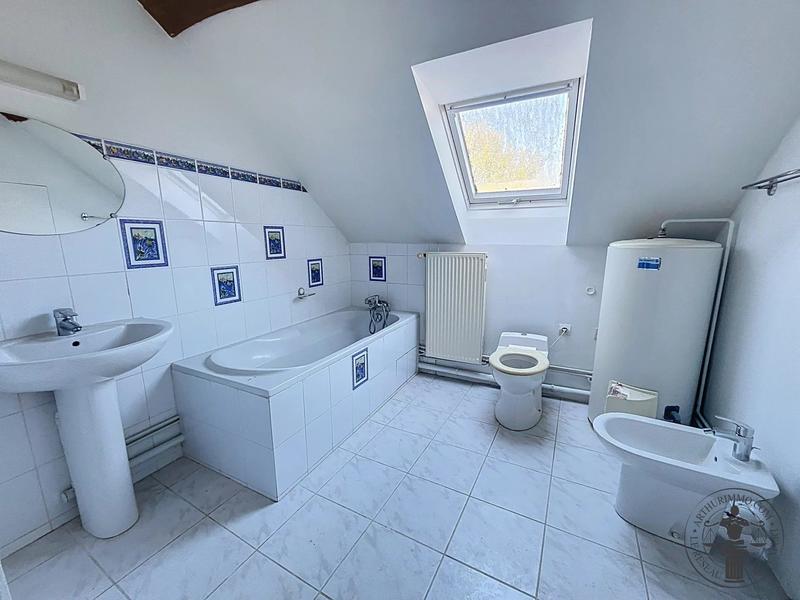 Maison - 235 m² - 7 pièces