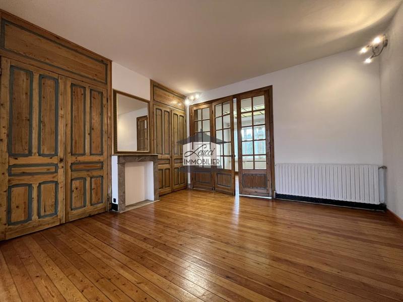 Maison - 210 m² - 10 pièces