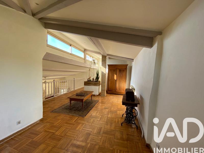 Maison - 212 m² - 9 pièces