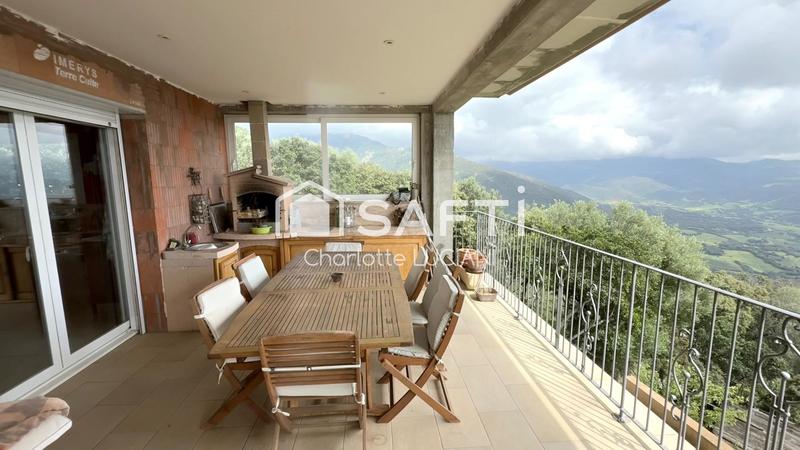 Villa - 263 m² - 9 pièces