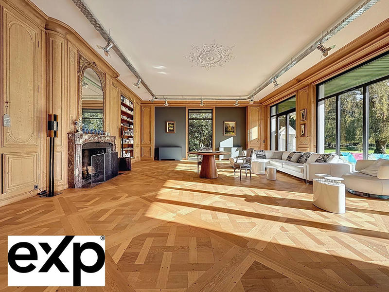 Maison - 1 032 m² - 18 pièces