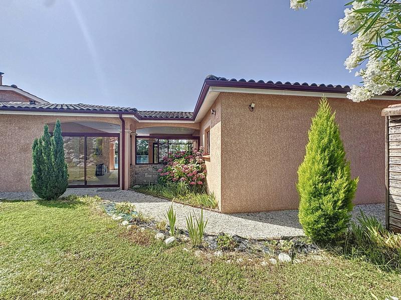 Maison - 161 m² - 5 pièces