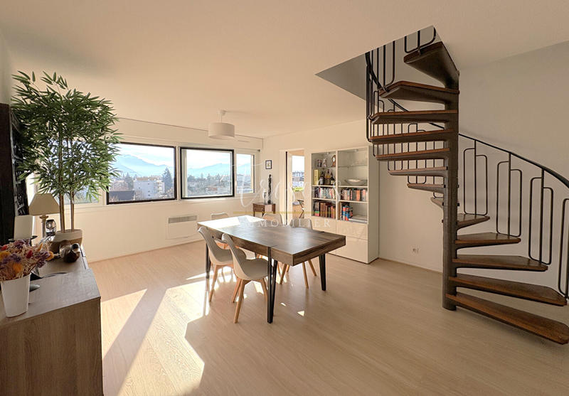 Appartement - 154 m² - 6 pièces