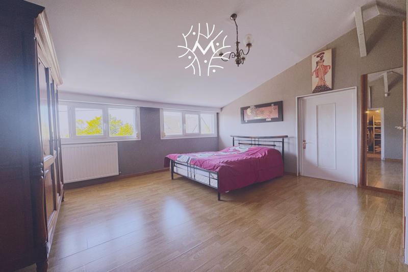 Maison - 121 m² - 6 pièces