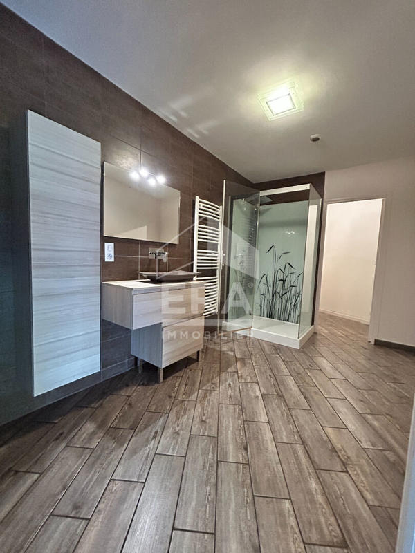 Maison - 512 m² - 14 pièces