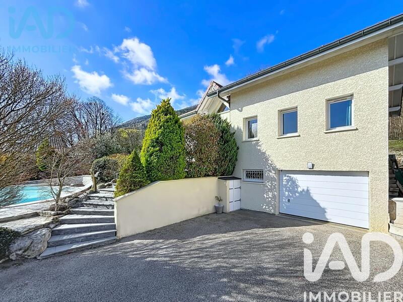 Maison - 195 m² - 5 pièces