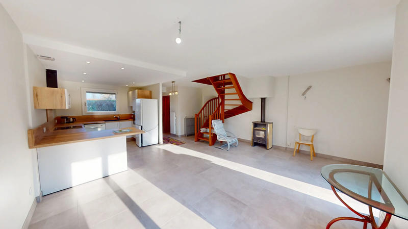 Maison - 98 m² - 5 pièces