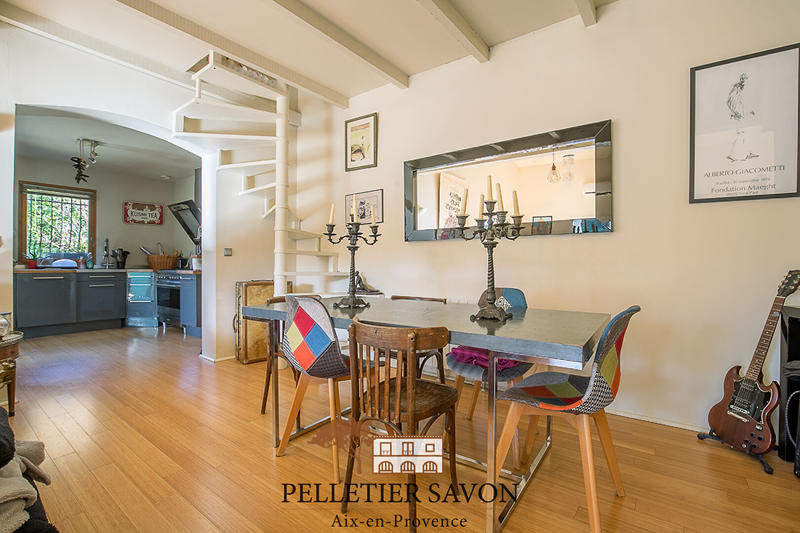 Maison - 111 m² - 5 pièces