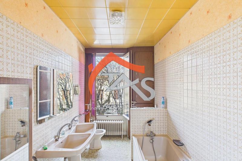 Maison - 166 m² - 7 pièces